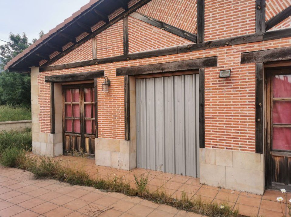 Exterior view of Building for sale in Castrejón de la Peña