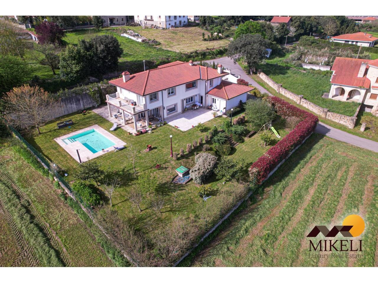 Jardí de Casa o xalet en venda en Meruelo amb Calefacció, Jardí privat i Terrassa