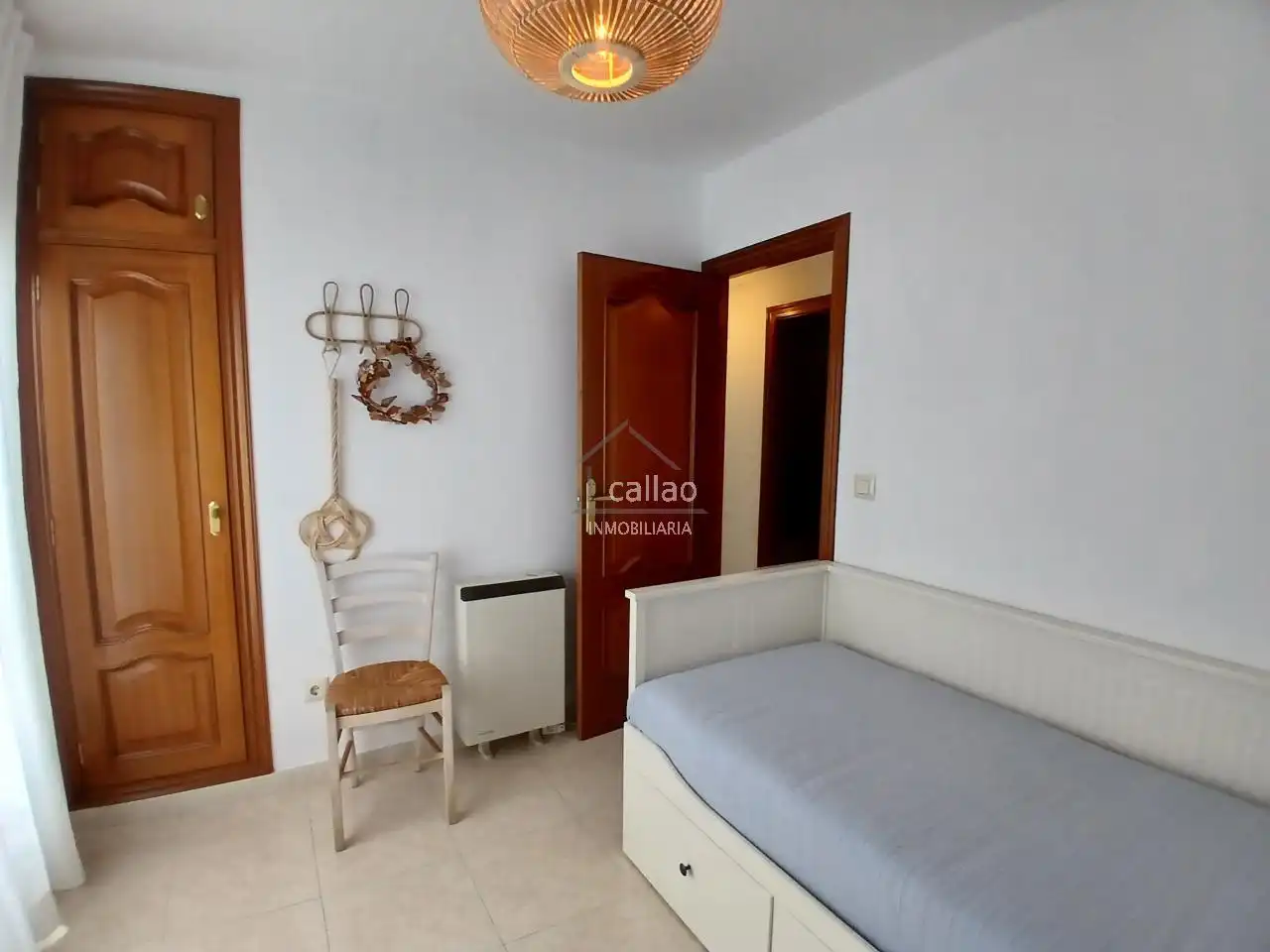Dormitori de Apartament de lloguer en Ares amb Moblat