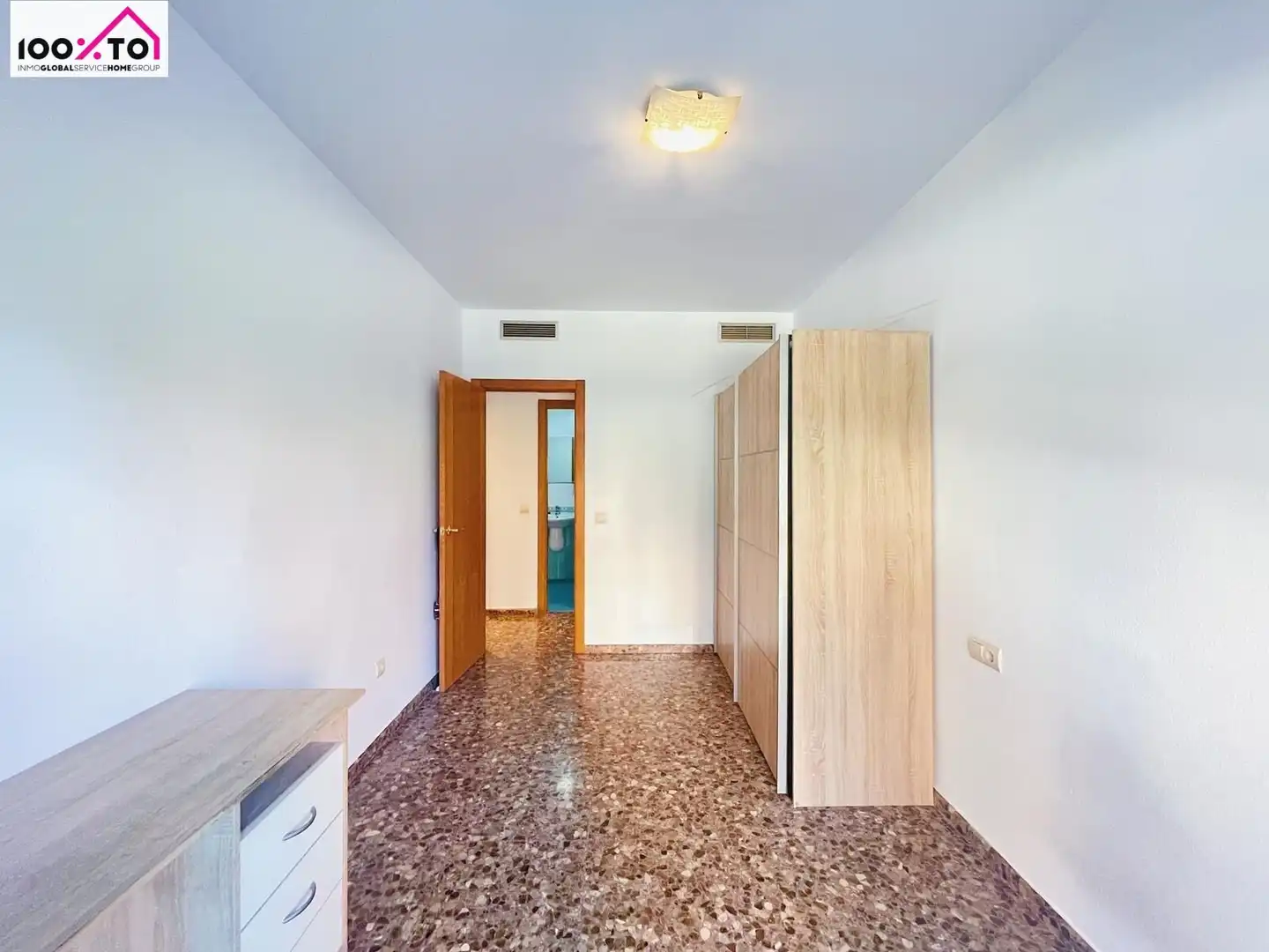 Piso en venta en Paterna con Trastero y Balcón