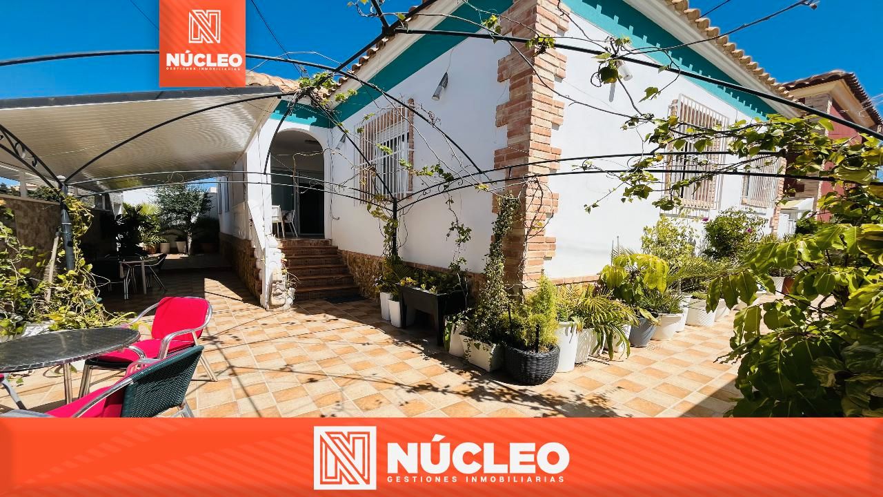 Exterior view of Single-family semi-detached for sale in Torrevieja  with Private garden, Terrace and Storage room