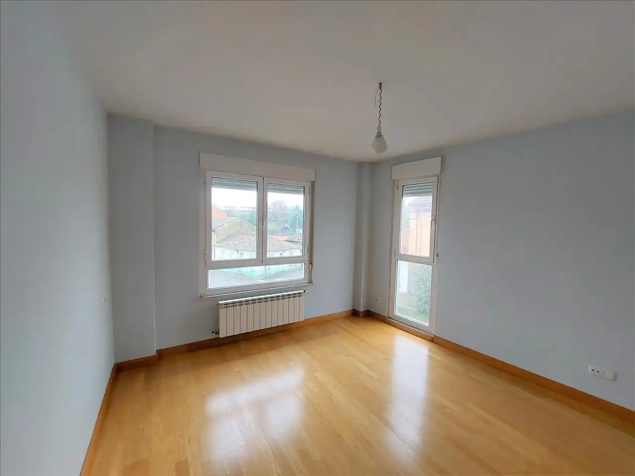 Habitación de Casa adosada en venta en Sariegos con Jardín privado