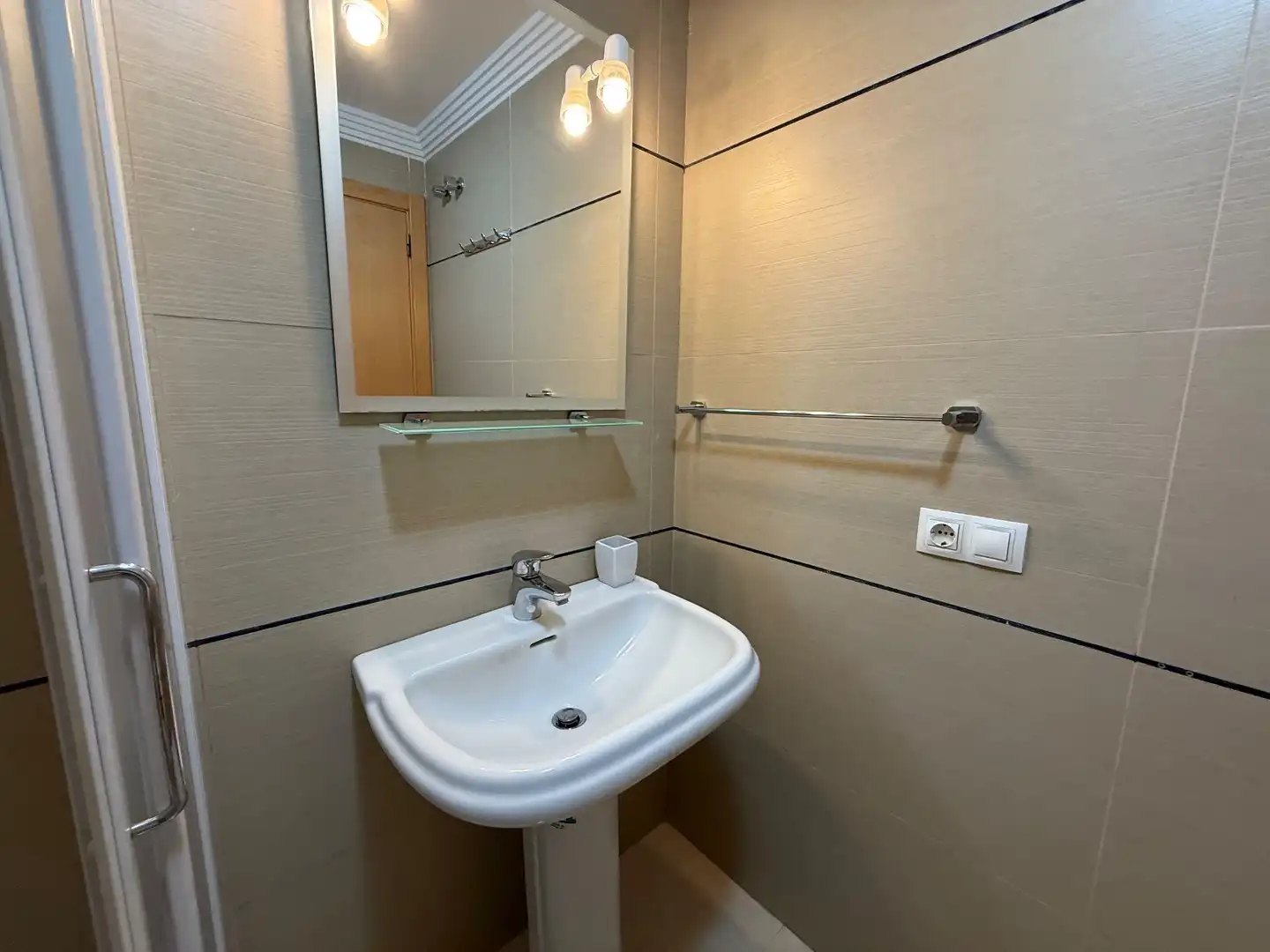 Bany de Apartament en venda en Adeje amb Terrassa, Piscina i Moblat