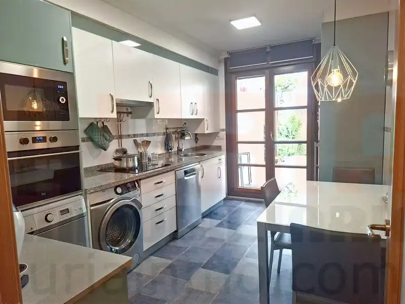Cocina de Casa o chalet en venta en Sariego con Calefacción, Terraza y Trastero