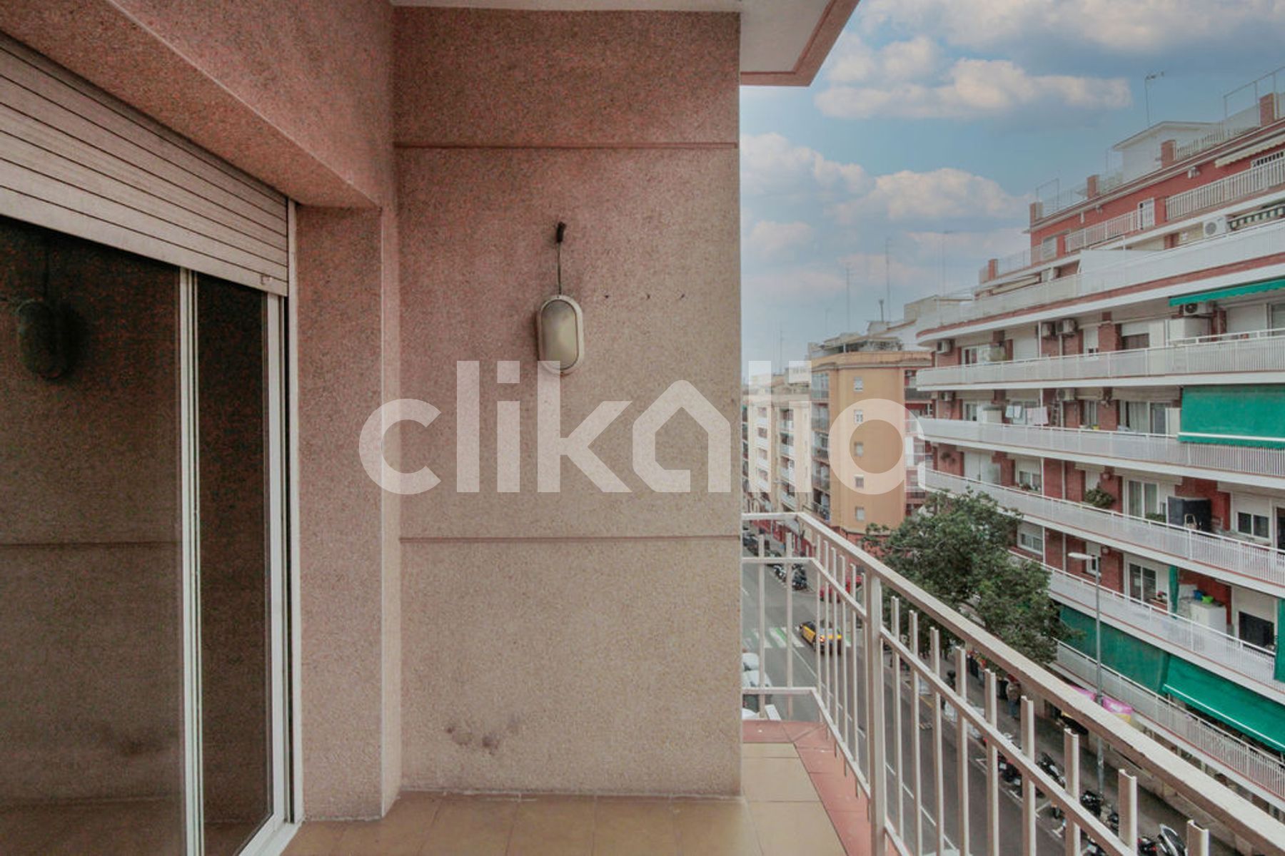 Vista exterior de Pis en venda en Badalona amb Terrassa i Traster