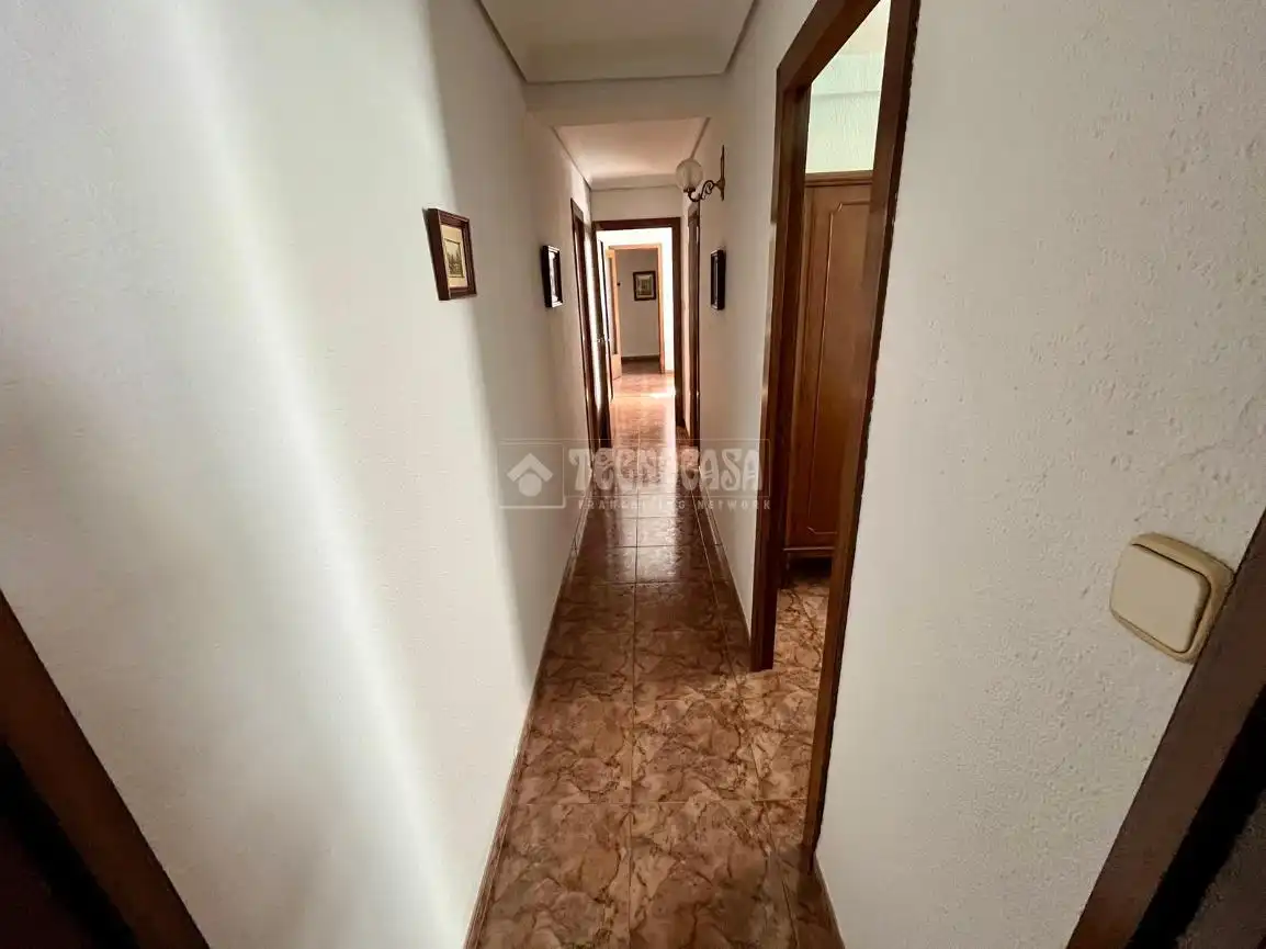Flat for sale in Valencia  with Air Conditioner