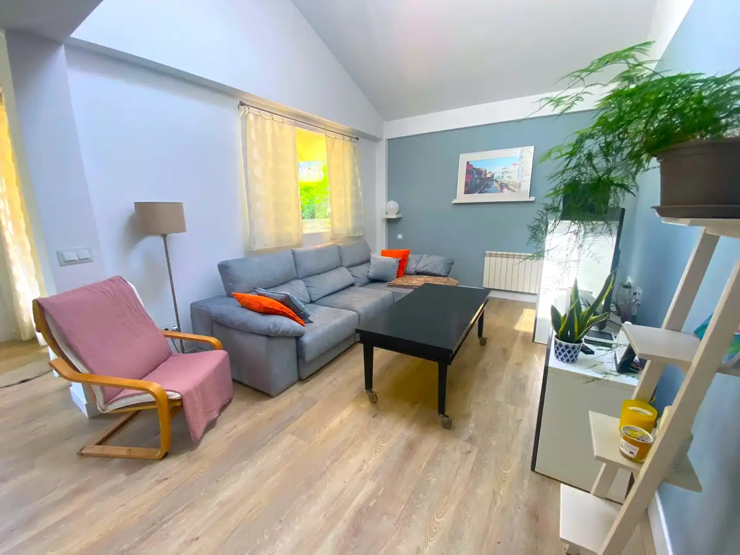 Living room of Houses for sale in Castro-Urdiales  with Heating, Private garden and Parquet flooring