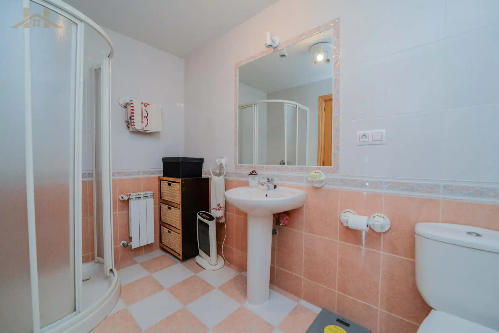 Baño de Casa adosada en venta en San Martín de Valdeiglesias con Calefacción y Jardín privado