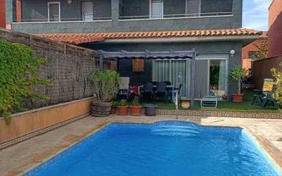 Swimming pool of House or chalet for sale in Rosselló  with Air Conditioner, Terrace and Swimming Pool