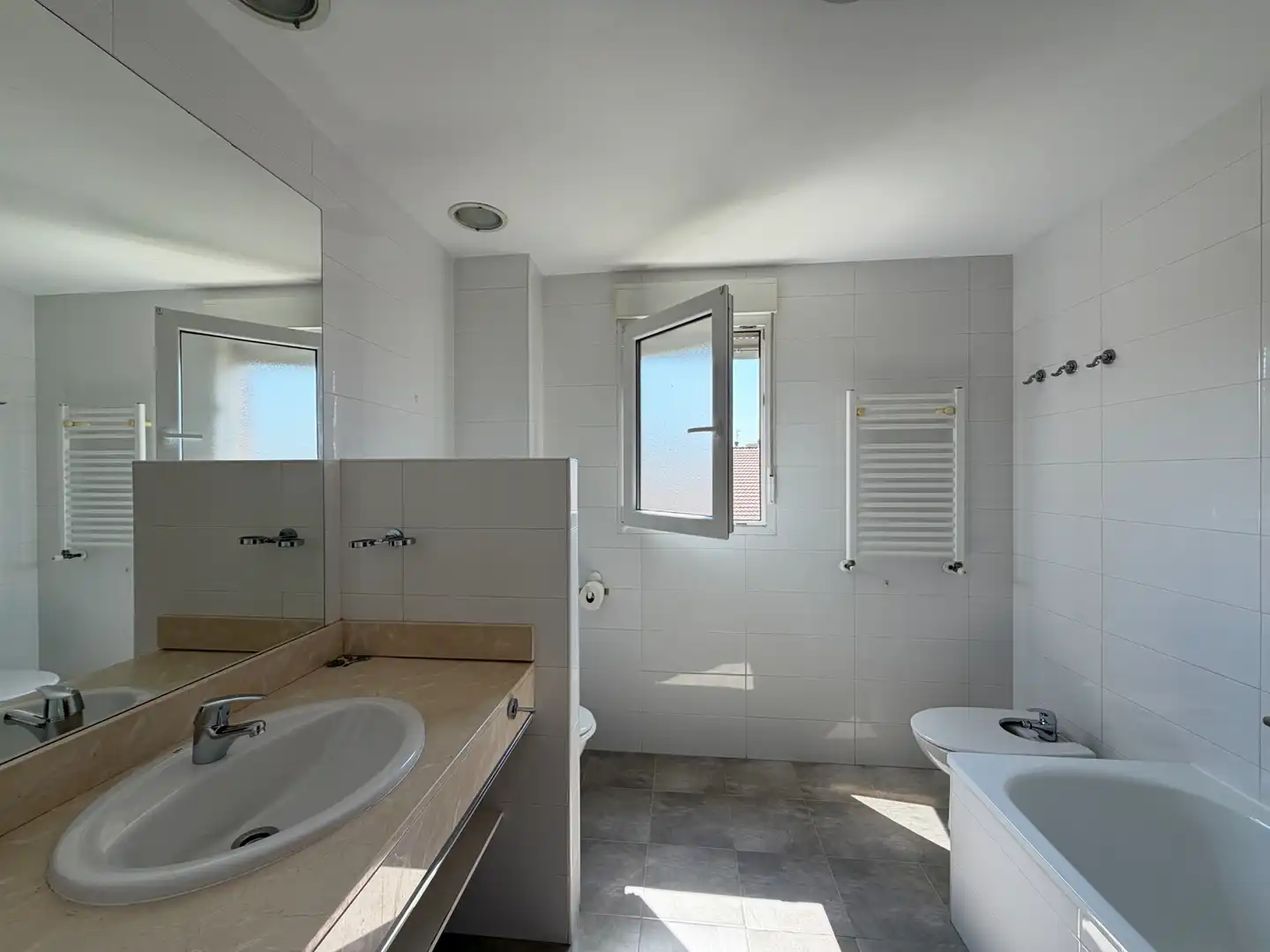 Baño de Casa o chalet en venta en Colmenar Viejo con Calefacción, Jardín privado y Terraza