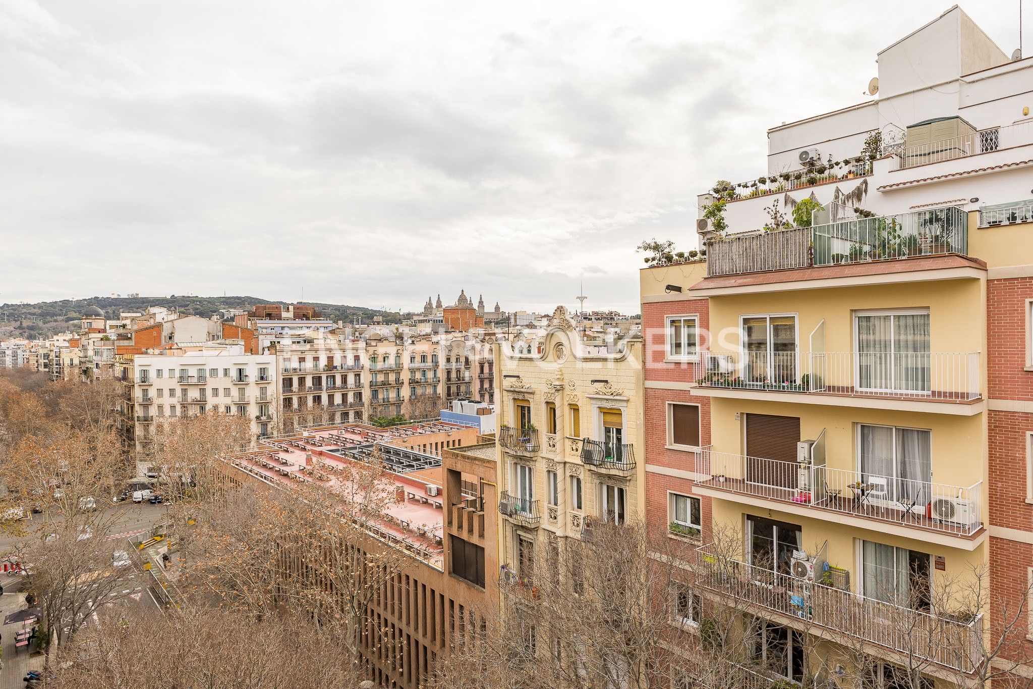 Exterior view of Flat for sale in  Barcelona Capital  with Air Conditioner, Heating and Parquet flooring