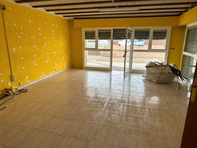 Local comercial en Venta en La Pobla de Montornès