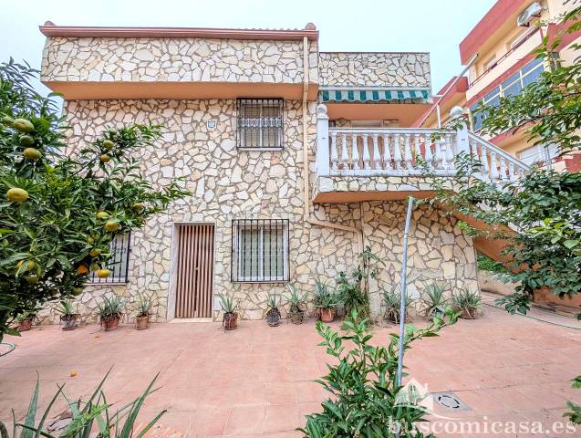 Casa-chalet en Venta en Martínez De Úbeda en Linarejos