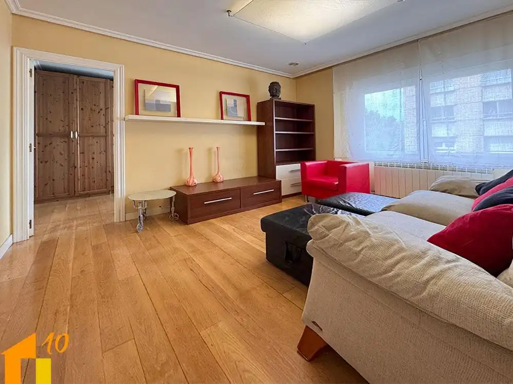 Piso en venta en Avenida Avenida Arlanzón, Villa Pilar