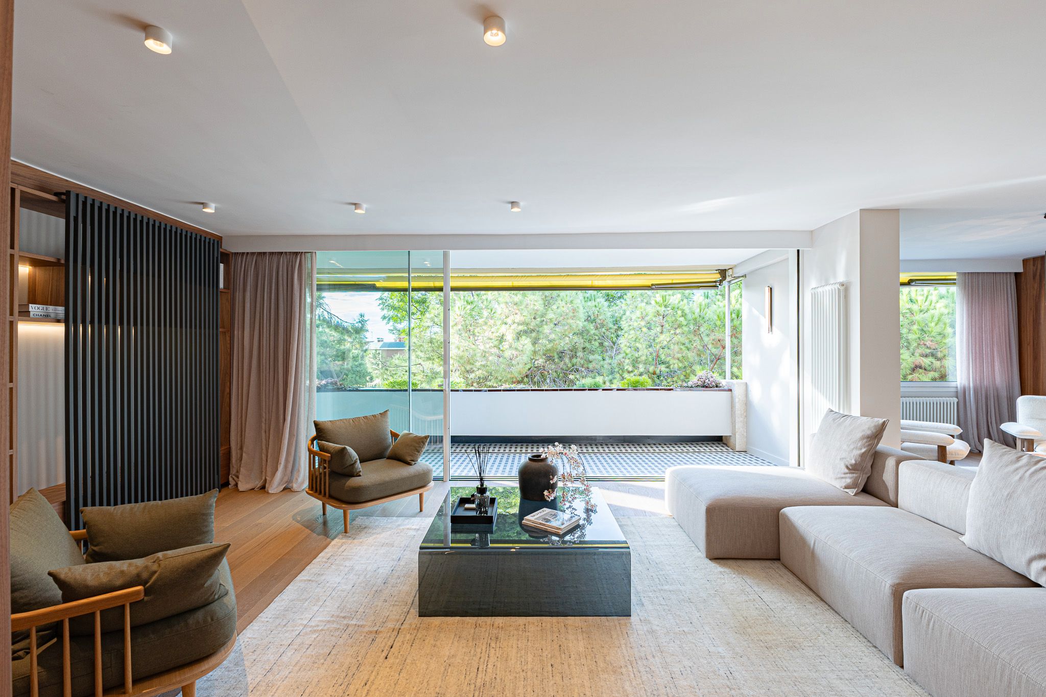 Living room of Apartment for sale in  Barcelona Capital  with Air Conditioner, Heating and Parquet flooring