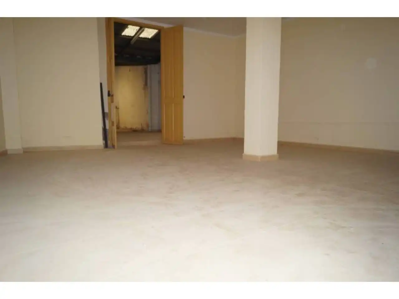 Local comercial en venda a Baena, imagen 3