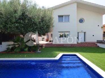 Maison avec piscine à vendre à Alella