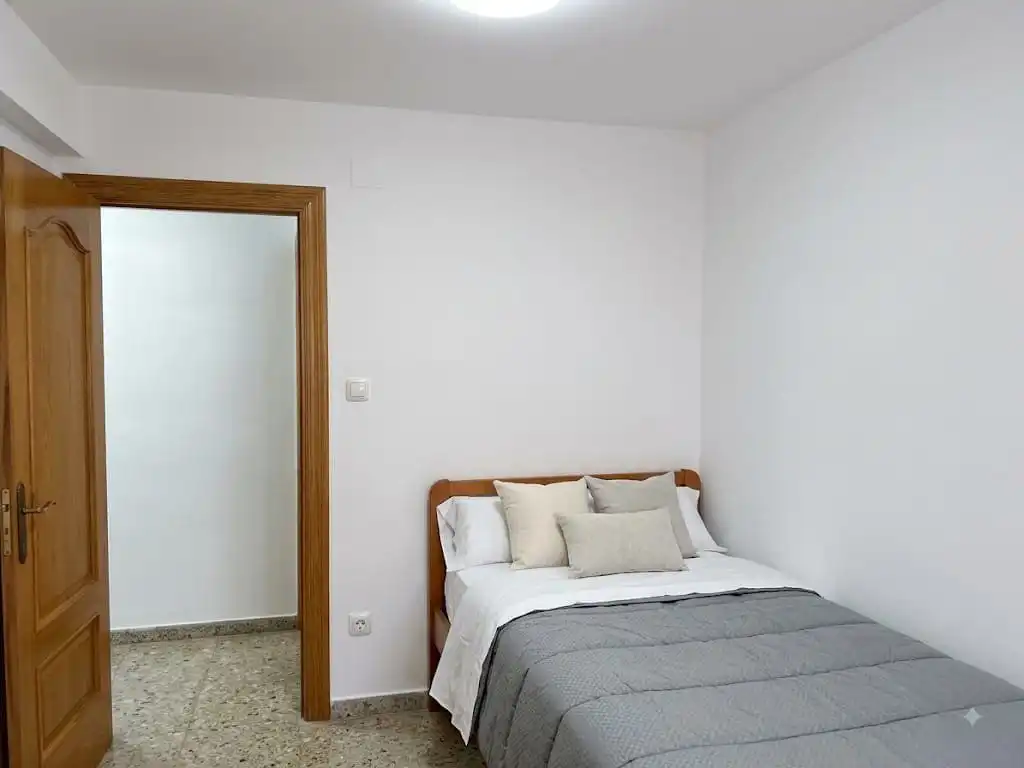 Habitación de Piso en venta en Valencia con Aire acondicionado, Jardín privado y Amueblado