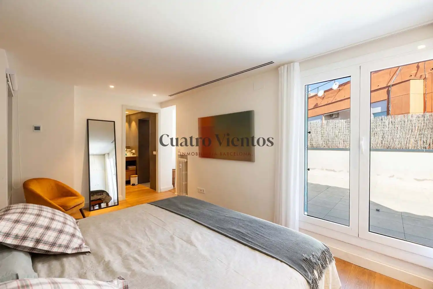 Ático con ascensor en venta en Carrer de Bori i Fontestà, imagen 18
