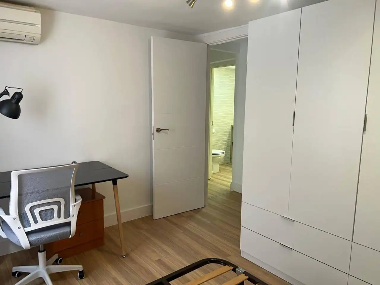 Schlafzimmer von Wohnungen zur Miete in Toledo mit Klimaanlage, Heizung und Möbliert