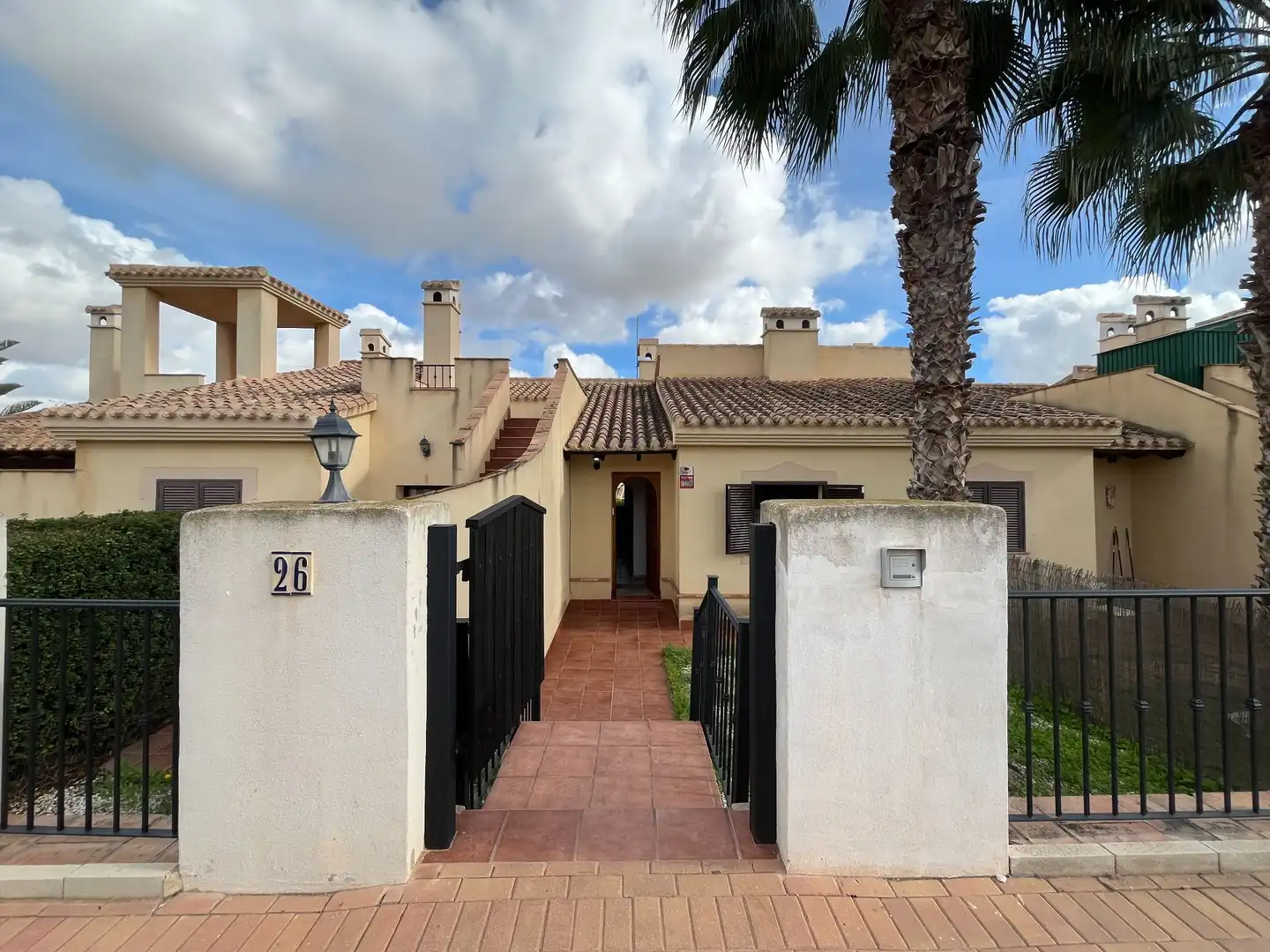 Vista exterior de Casa adosada en venda en Fuente Álamo de Murcia amb Aire condicionat, Jardí privat i Terrassa
