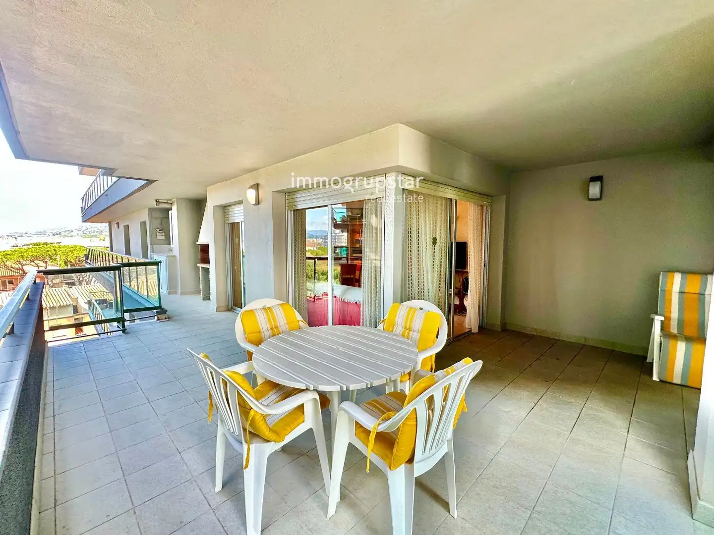 Terrasse von Wohnungen zum Verkauf in Castell d'Aro, Platja d'Aro i s'Agaró mit Terrasse und Möbliert