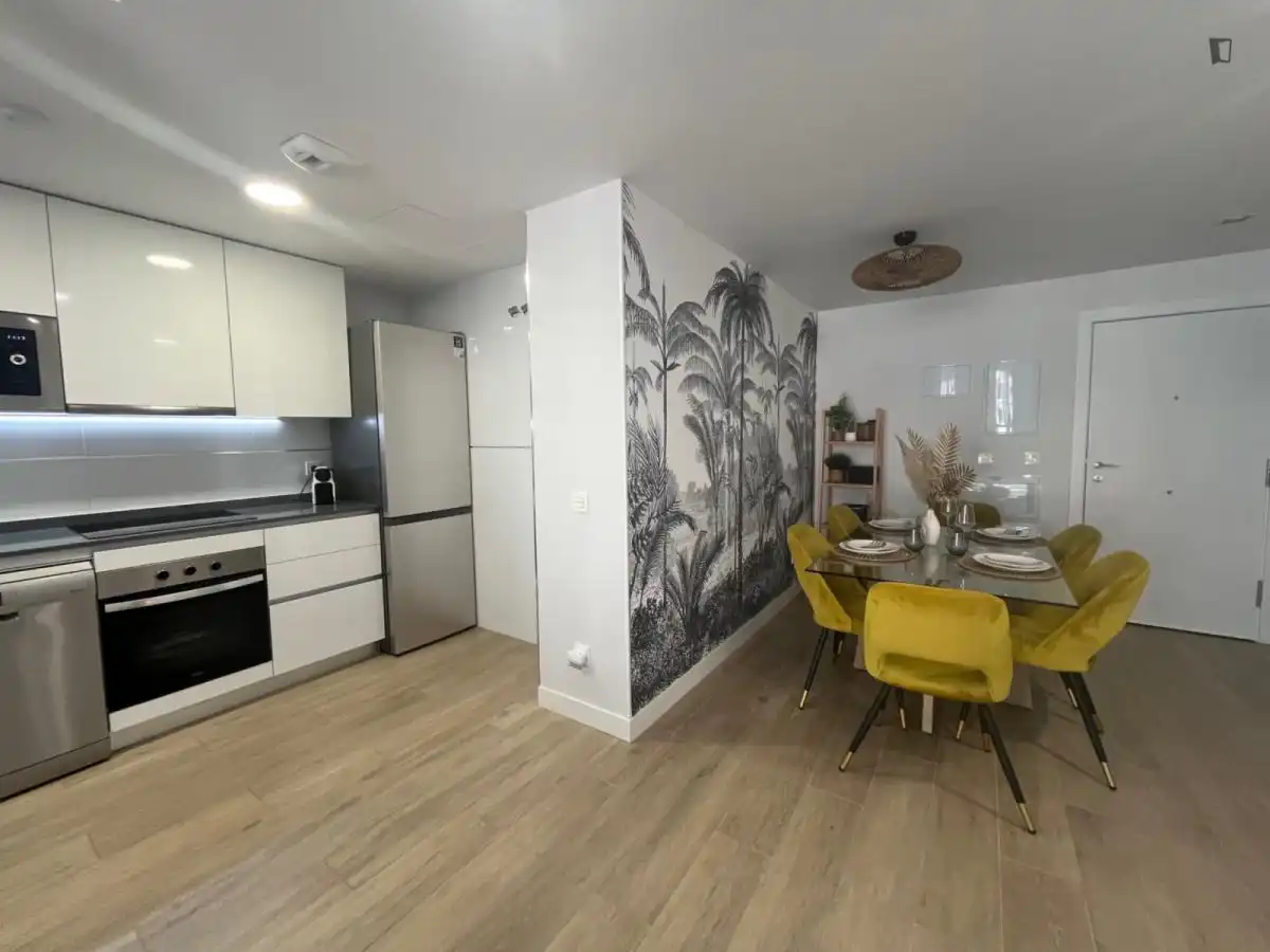 Cuina de Apartament de lloguer en Madrid amb Aire condicionat, Calefacció i Moblat