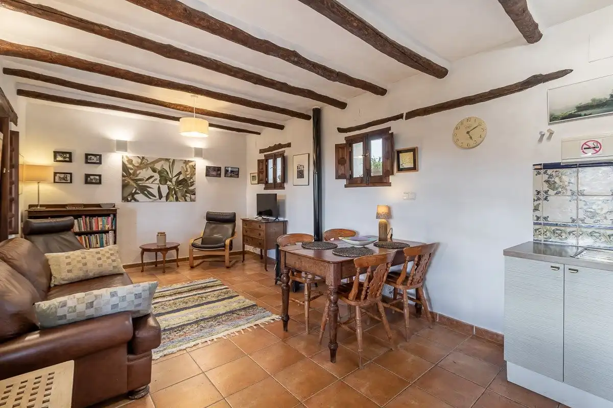 Sala d'estar de Casa o xalet en venda en Pórtugos amb Calefacció, Jardí privat i Terrassa