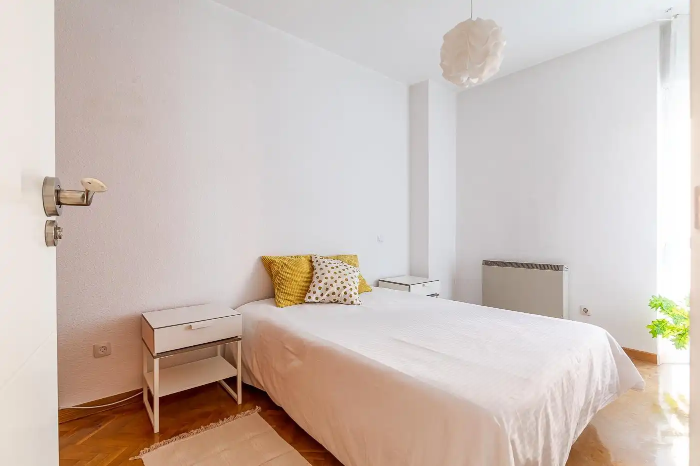 Habitación de Apartamento de alquiler en Madrid con Aire acondicionado, Calefacción y Amueblado