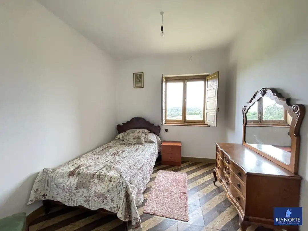 Dormitori de Casa o xalet en venda en Gozón amb Calefacció, Jardí privat i Traster