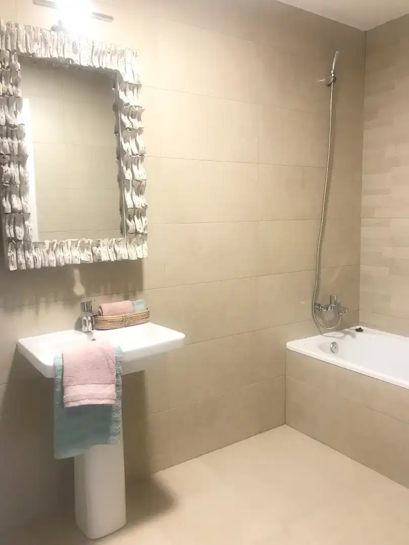 Badezimmer von Wohnung zum Verkauf in Palencia mit Privatgarten, Terrasse und Abstellraum