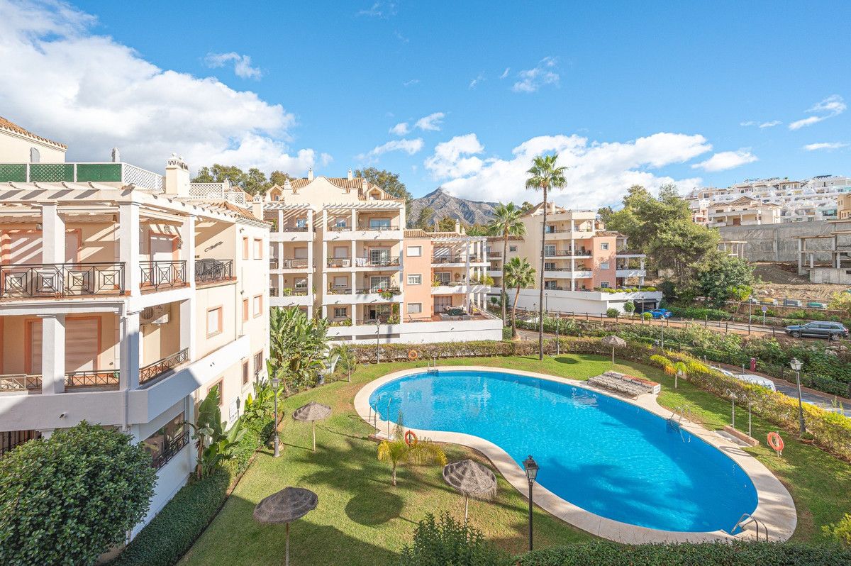 Exterior view of Planta baja for sale in Marbella  with Air Conditioner, Heating and Terrace