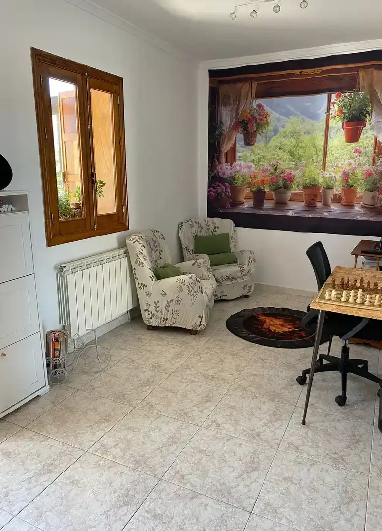 Sala d'estar de Pis de lloguer en A Merca   amb Jardí privat, Traster i Moblat