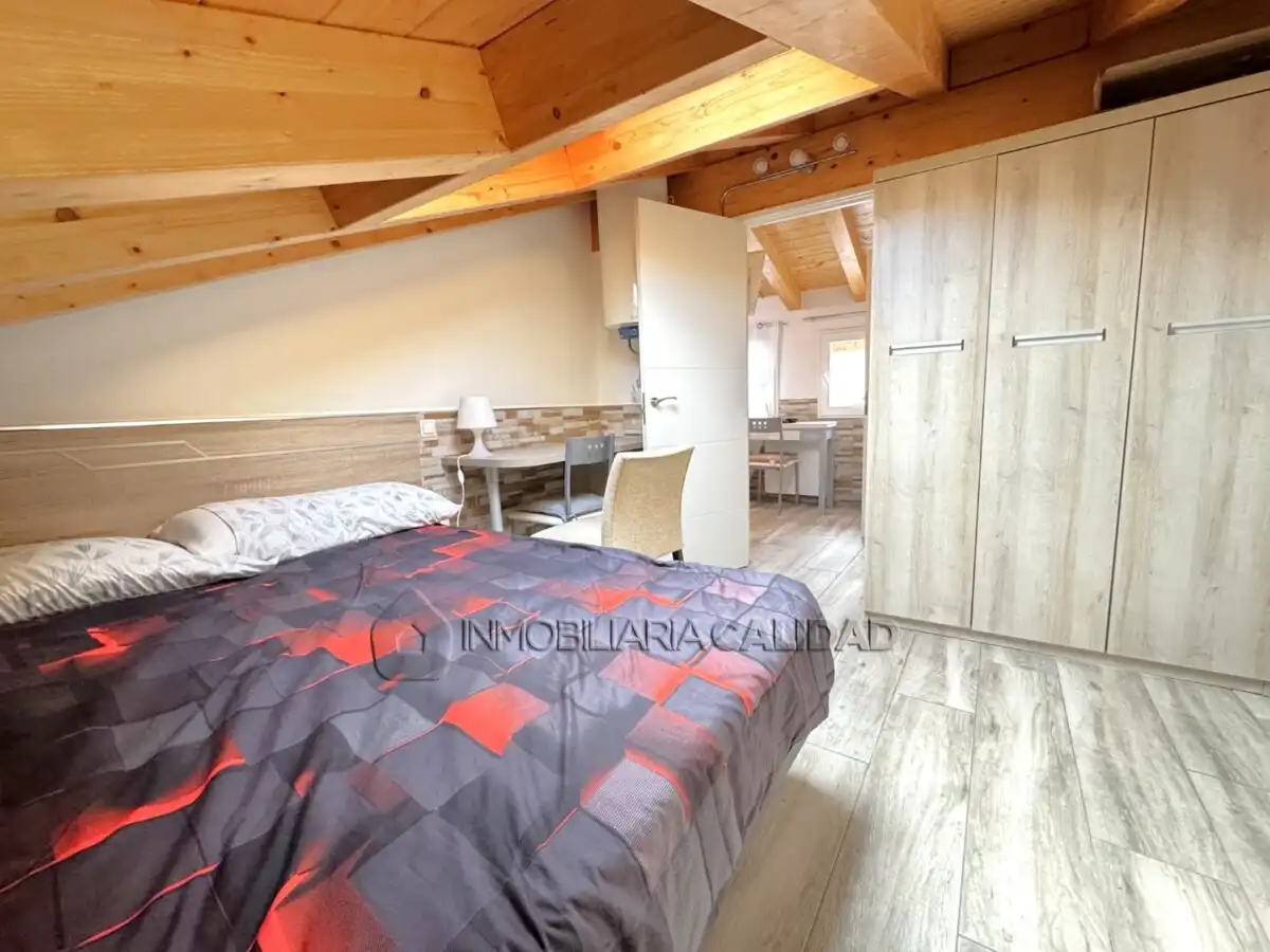 Schlafzimmer von Wohnung zur Miete in Burgos mit Heizung und Möbliert