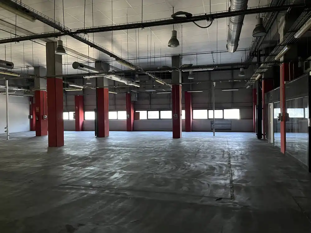 Industrial buildings for rent in Granvia LH