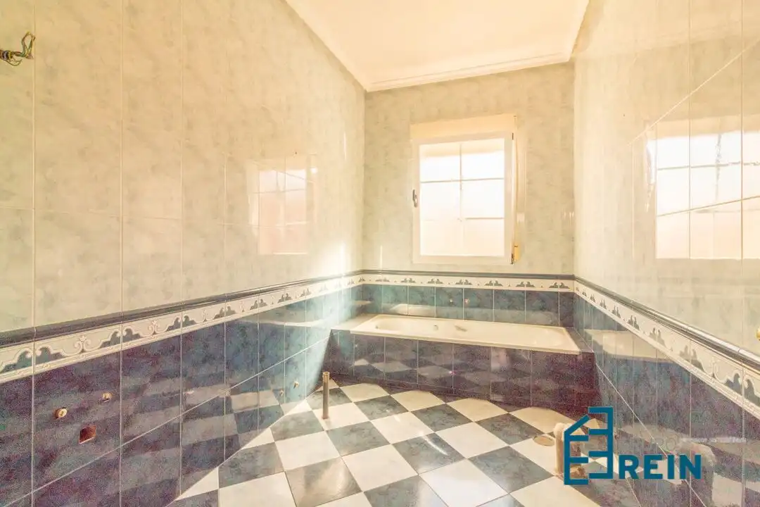 Chalet con jardín en venta en LARGO CABALLERO 1, imagen 42
