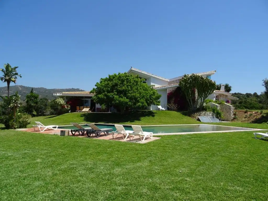 House with pool for sale in Elviria - Cabopino, imagen 3