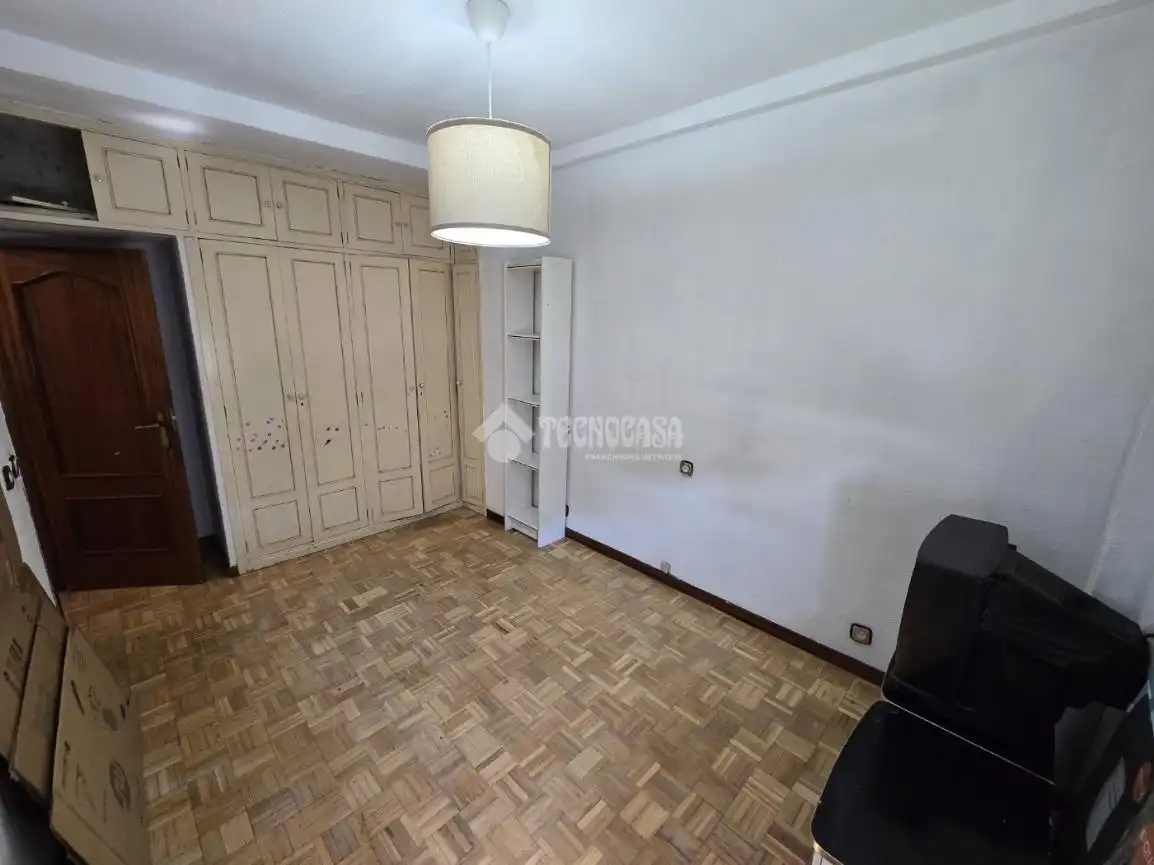 Dormitori de Pis en venda en Madrid amb Calefacció