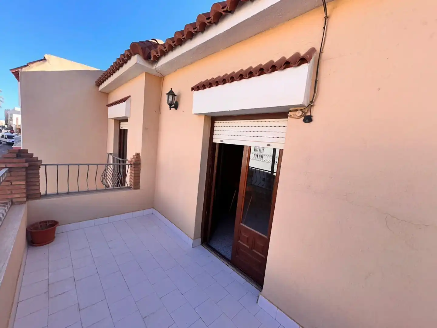 Vista exterior de Casa adosada en venta en Roquetas de Mar