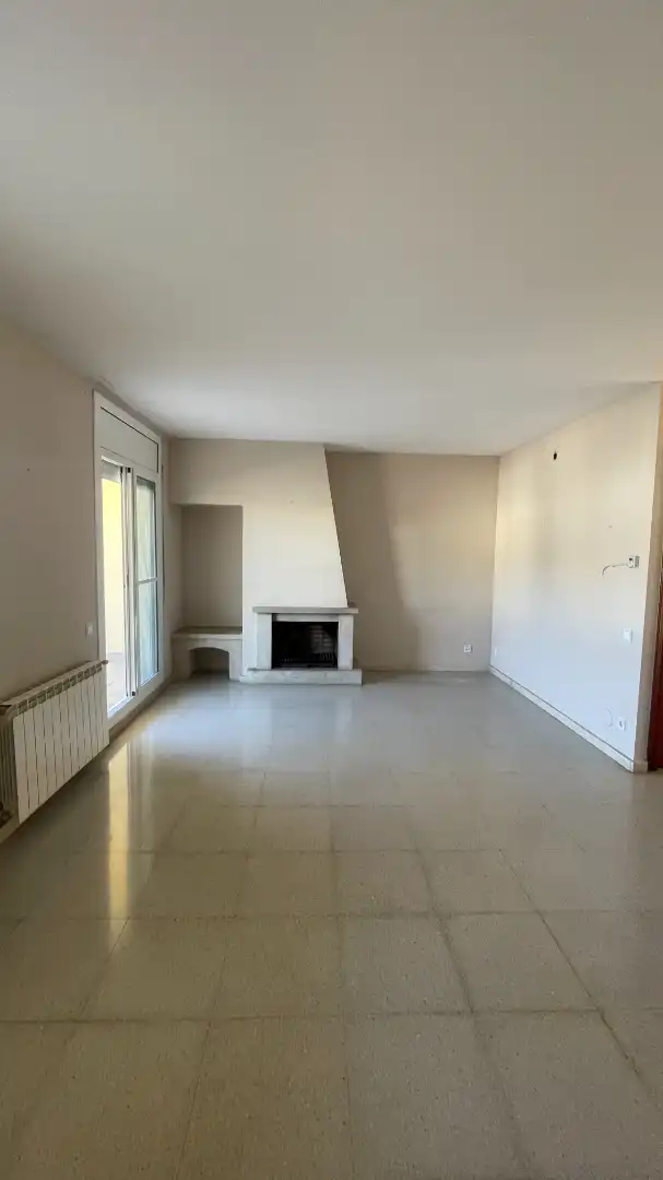 Sala d'estar de Casa adosada en venda en Arenys de Munt amb Aire condicionat, Calefacció i Jardí privat