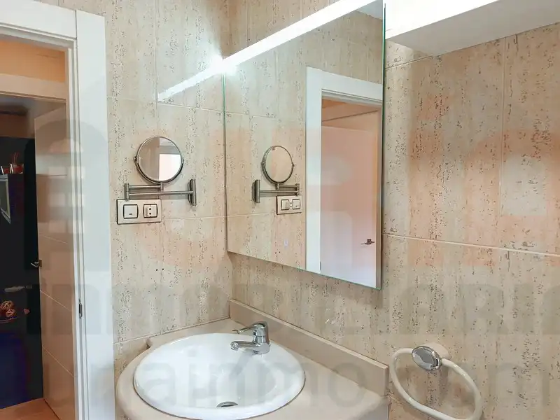 Baño de Piso en venta en Oviedo  con Calefacción, Amueblado y Horno