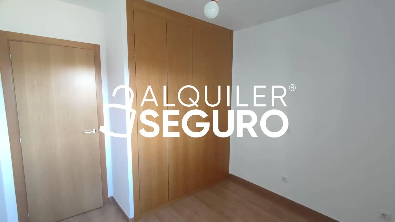 Dormitori de Pis de lloguer en Tres Cantos amb Aire condicionat, Calefacció i Terrassa