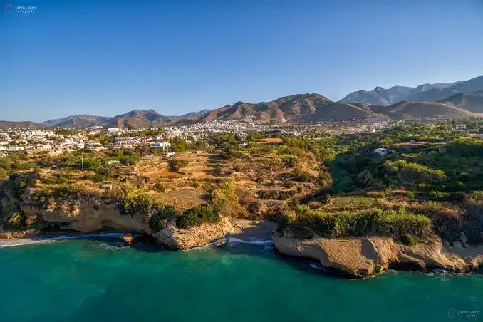 Vista exterior de Local de alquiler en Nerja con Aire acondicionado, Calefacción y Terraza
