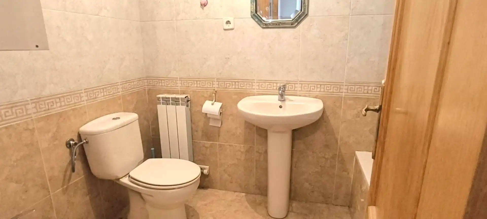 Badezimmer von Wohnungen zum Verkauf in Alberite mit Heizung, Terrasse und Abstellraum