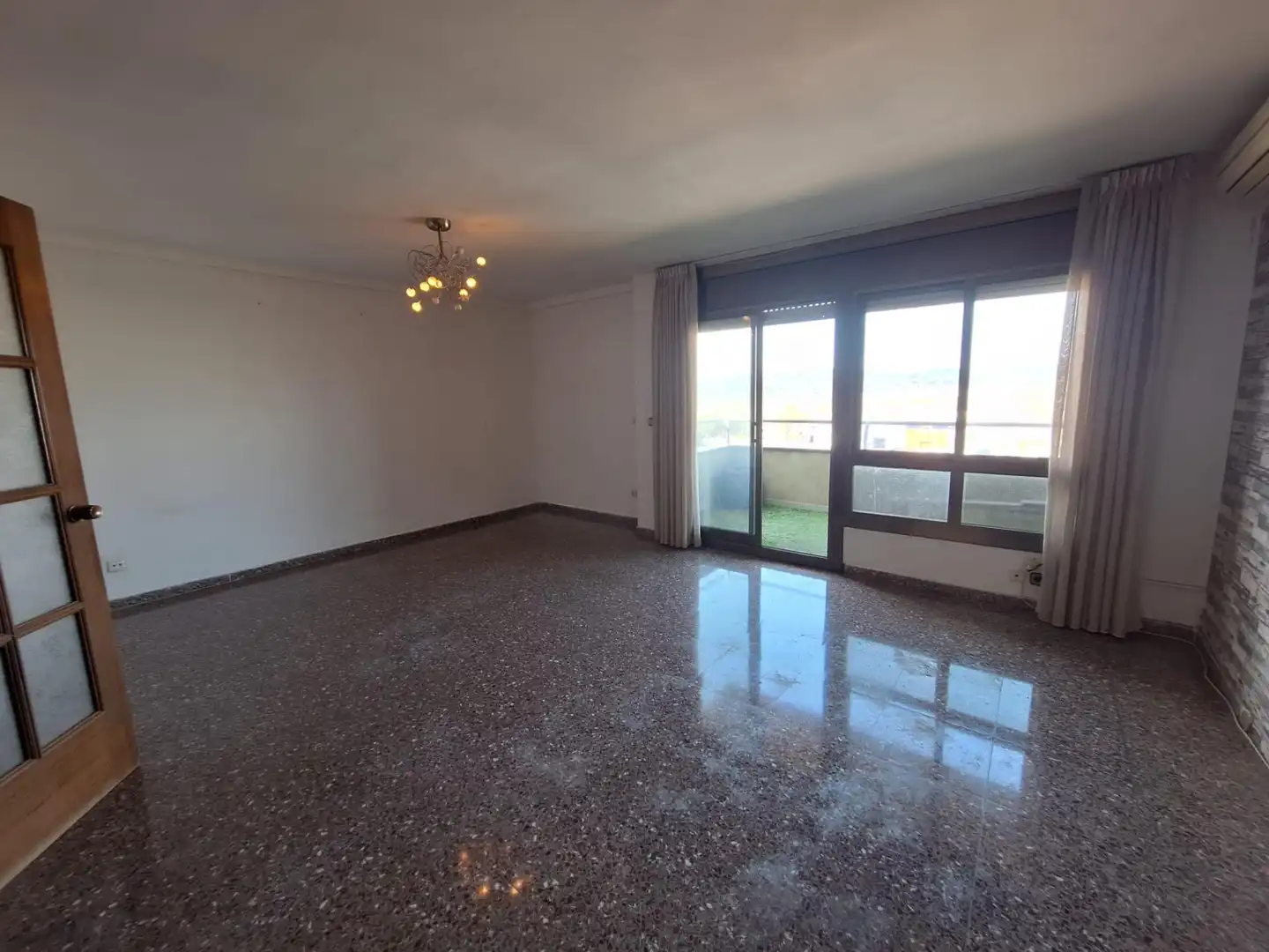 Living room of Flat for sale in Sabadell  with Air Conditioner, Balcony and Alarm