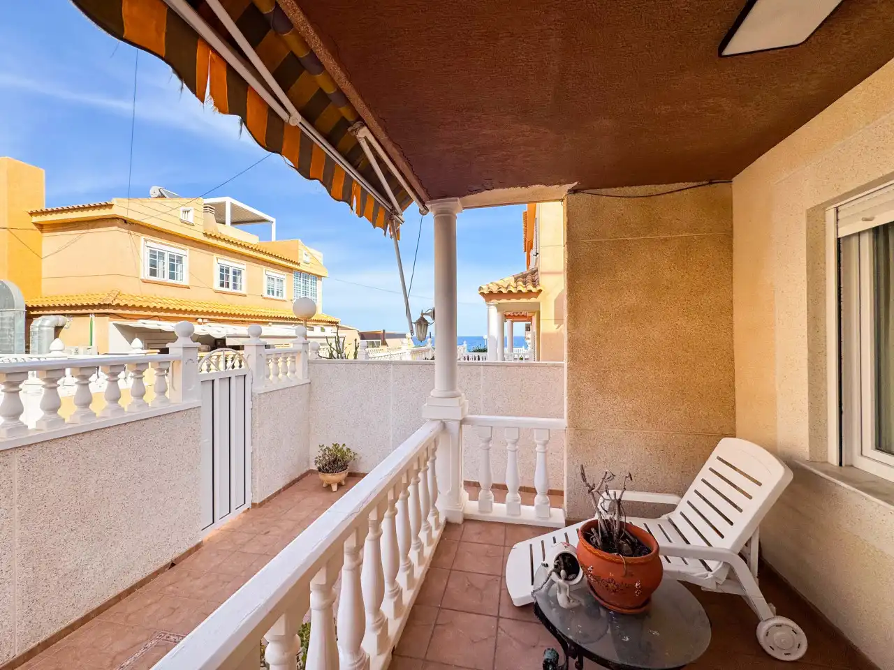 Dormitori de Casa adosada en venda en Torrevieja amb Aire condicionat, Calefacció i Jardí privat