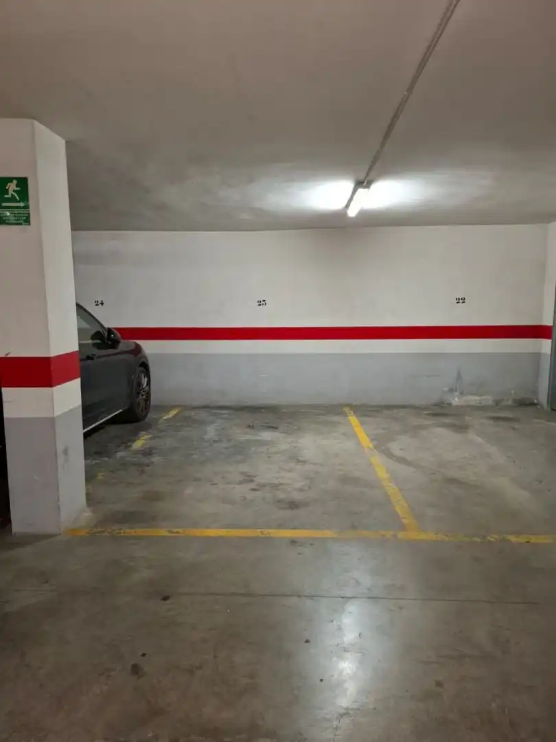 Parking de Piso de alquiler en Valencia con Aire acondicionado, Calefacción y Trastero