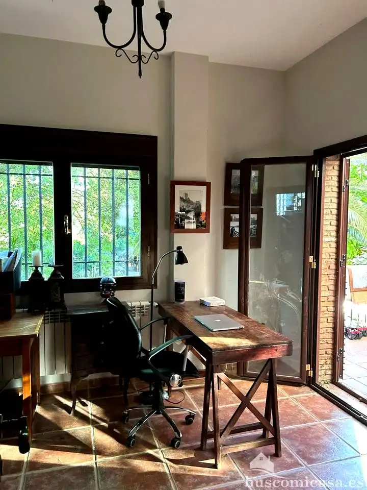 Casa adosada en venda en Linares amb Aire condicionat, Jardí privat i Terrassa