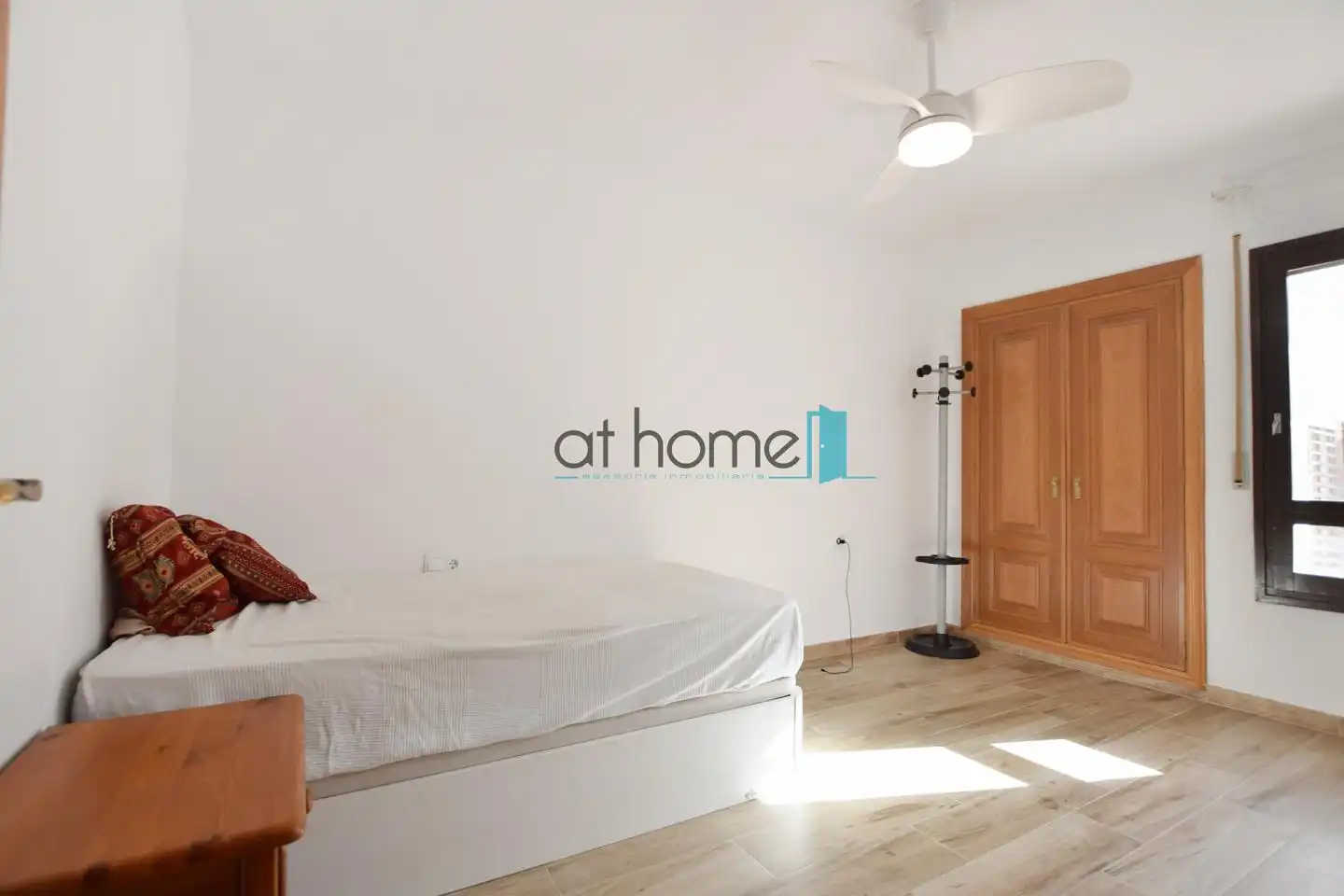 Schlafzimmer von Einfamilien-Reihenhaus zur Miete in Sagunto / Sagunt mit Klimaanlage, Parkett und Terrasse