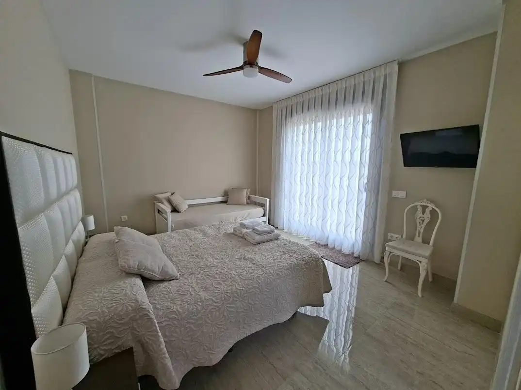 Bedroom of Houses for sale in Hontecillas  with Air Conditioner, Private garden and Terrace